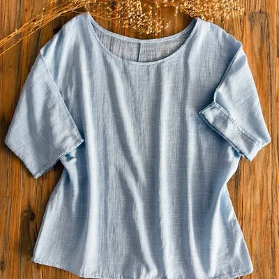 Blouse fluide bleu pastel – minimaliste & élégante 🧸